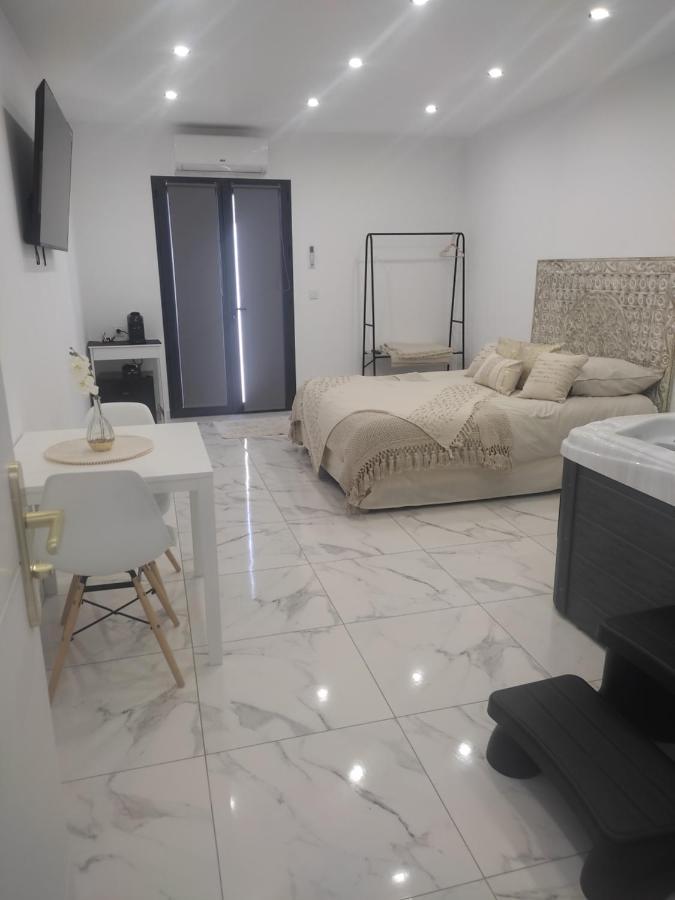 Nessa Apartment *